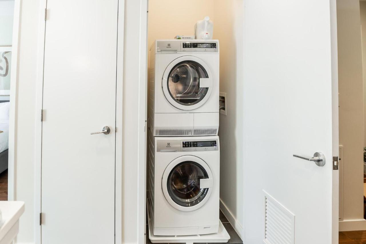 Kislak 405 Luxurious 1Br Retreat Above The City Newark Bagian luar foto